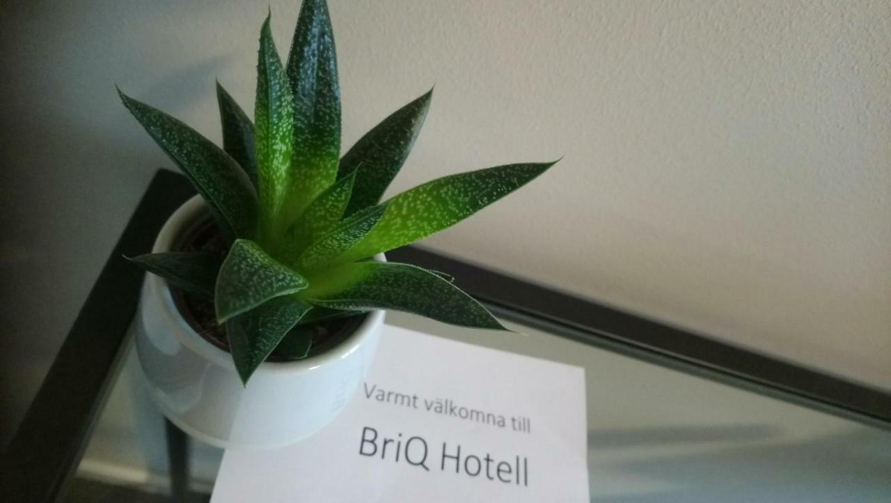 BriQ Hotell Hova Exteriör bild